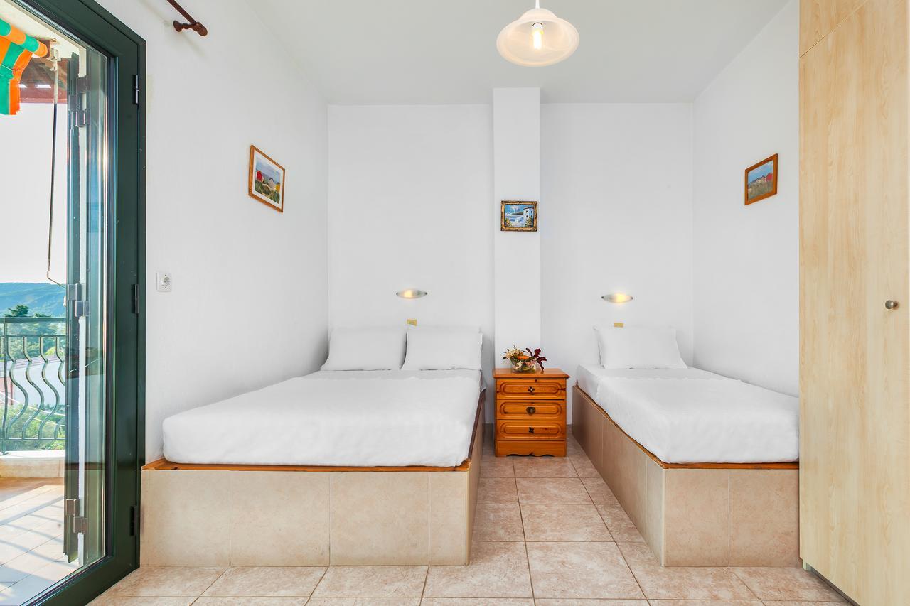 Xenios Loutra Village Mary'S House أغيا باراسكيفي الغرفة الصورة